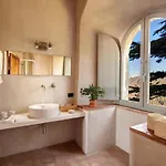 Ξενοδοχείο με διαμερίσματα Torre Almonte Τόντι